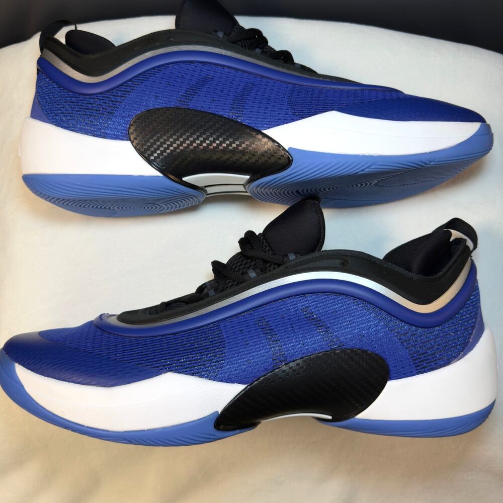 adidas D.O.N. Issue #6 “Lucid Blue” – IG9102 | 17M - Picture 2 of 12